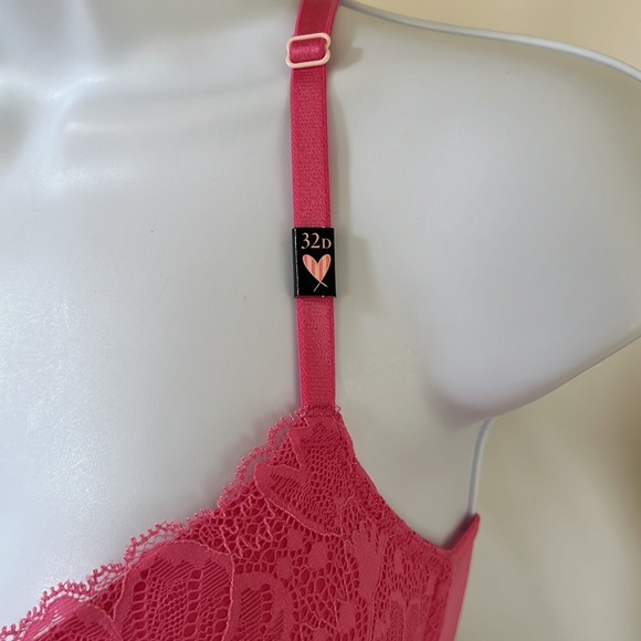 Victoria’s Secret Lace Bra - Picture 5 of 12